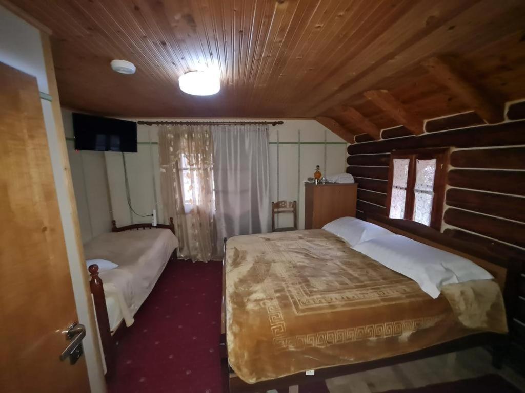 Sofra Kolonjare Agroturizem Hotell Erseke Eksteriør bilde